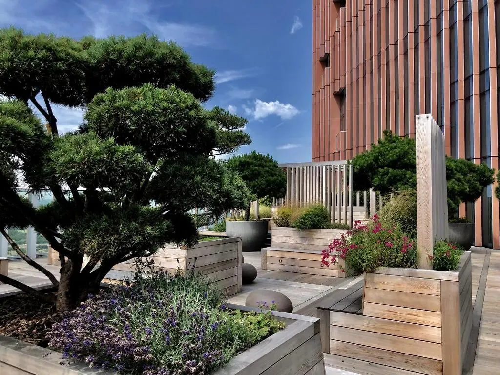 Апартаменты Manhattan Loft Gardens, Stratford Лондон