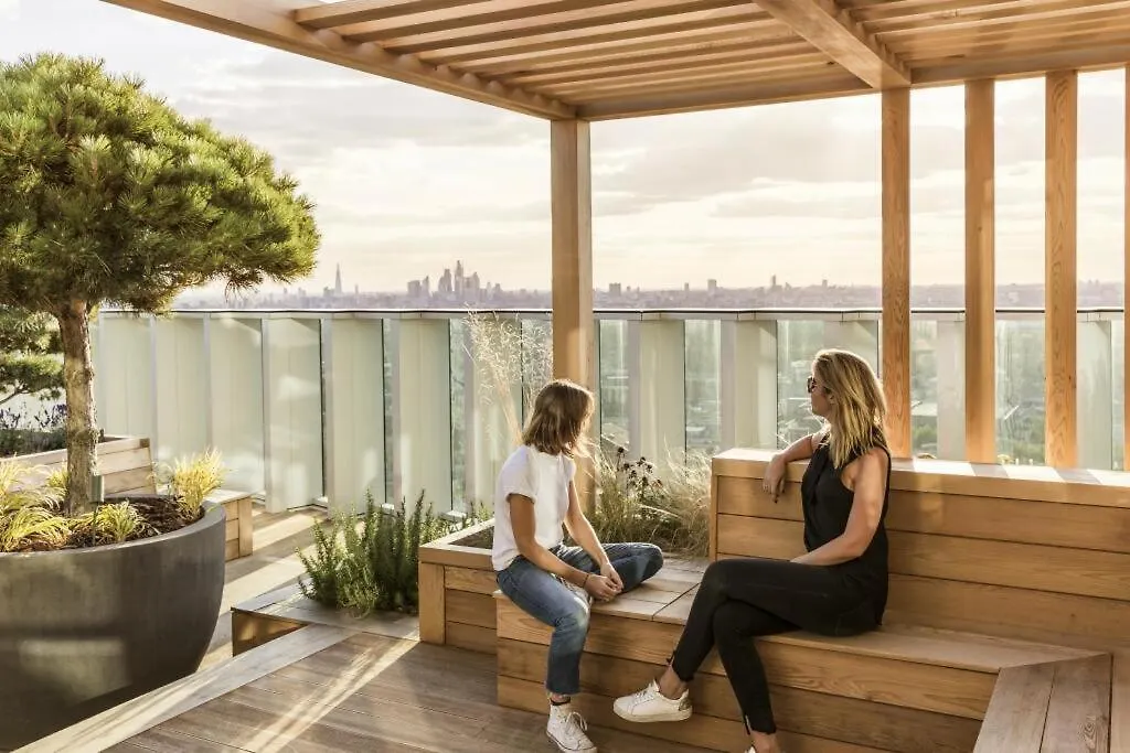 Апартаменты Manhattan Loft Gardens, Stratford Лондон